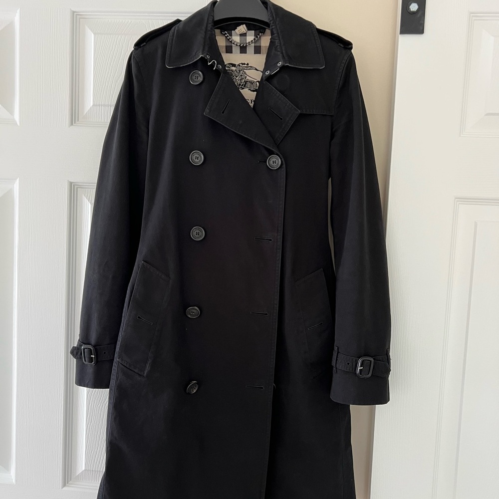 Burberry The Mid-length Kensington Heritage Trench Coat